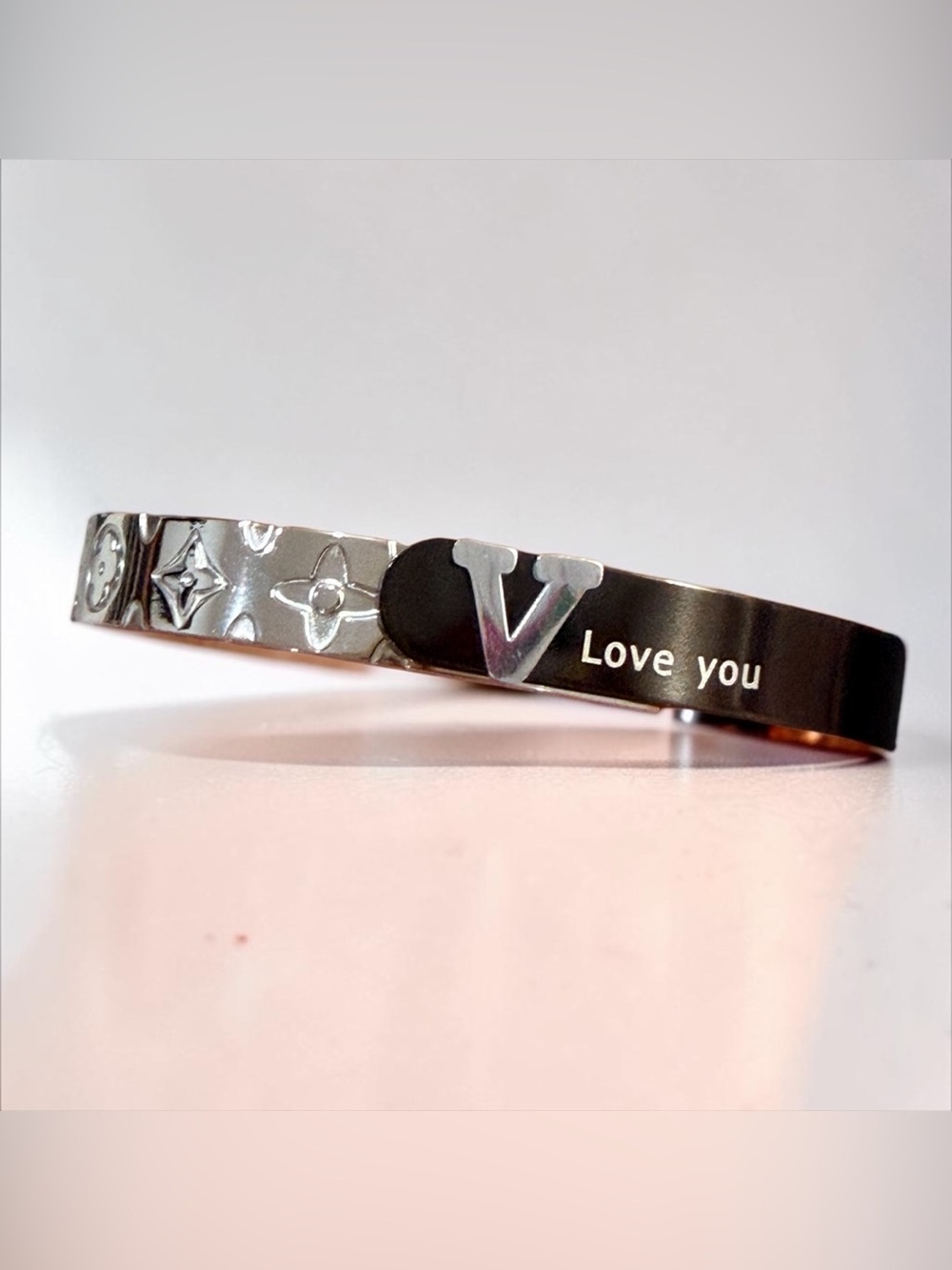 Stainless Steel Silver and Black 'Love you' Fashion Bracelet - Size 6.5 NEW